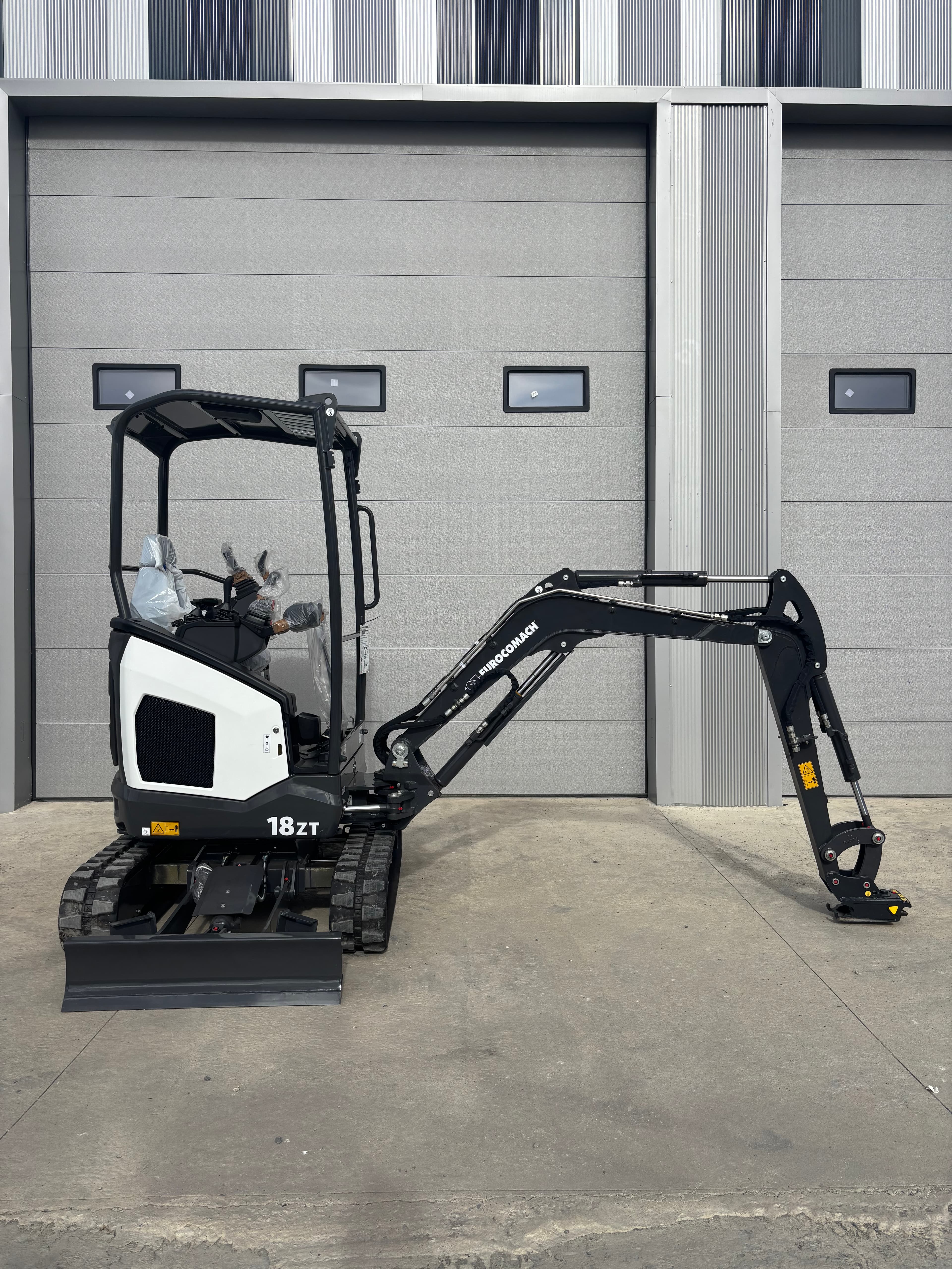 Mini-Pelle 18 ZT - Image 1
